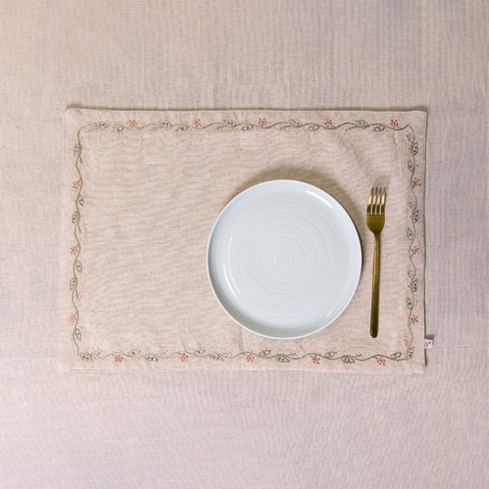 A knotted Affair Table Mats set of 2