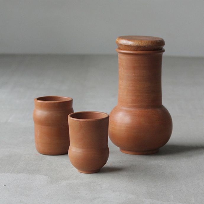 Qnch Carafe with Tumblers